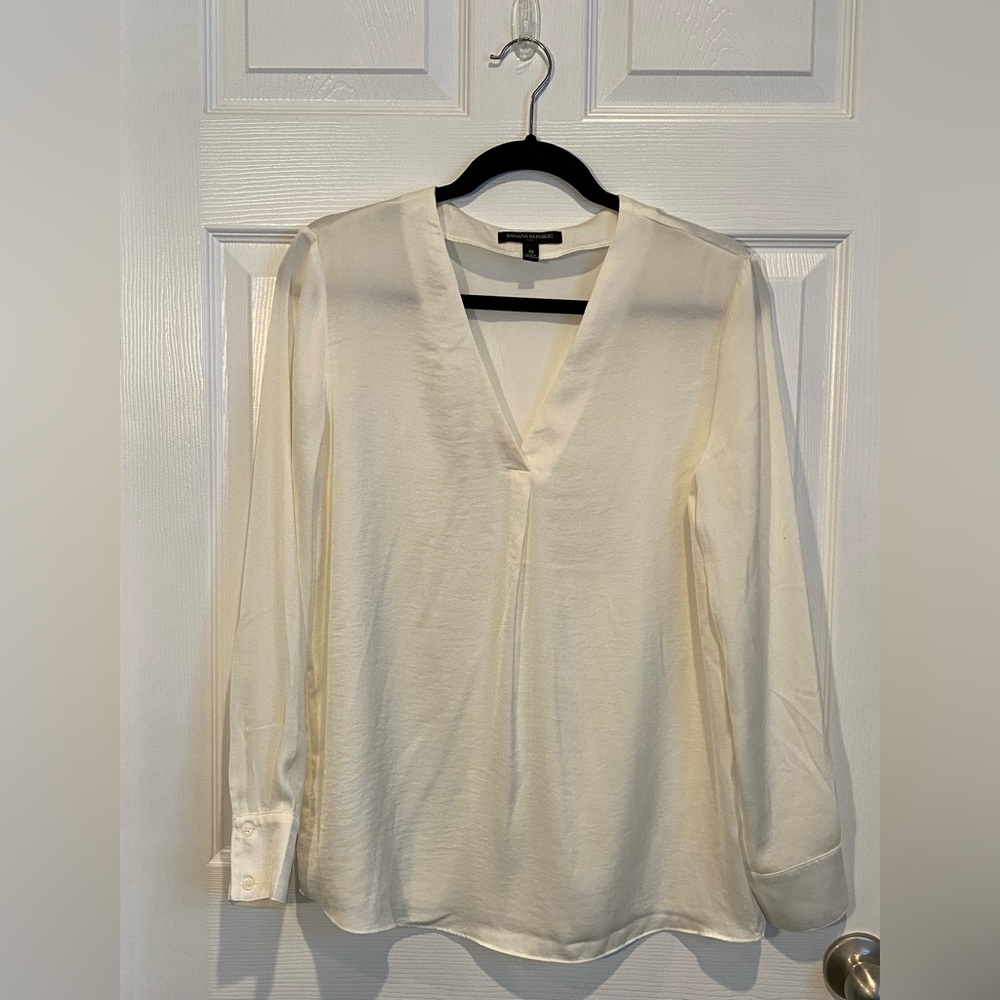 Banana Republic Factory Ivory Satin Blouse Size Medium